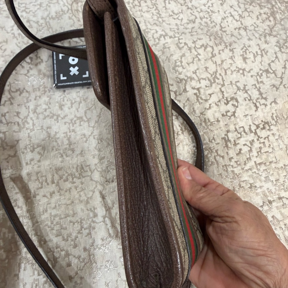 Gucci Beige GG Supreme Canvas Crossbody with Green and Red Web Stripe - Picture 3 of 5